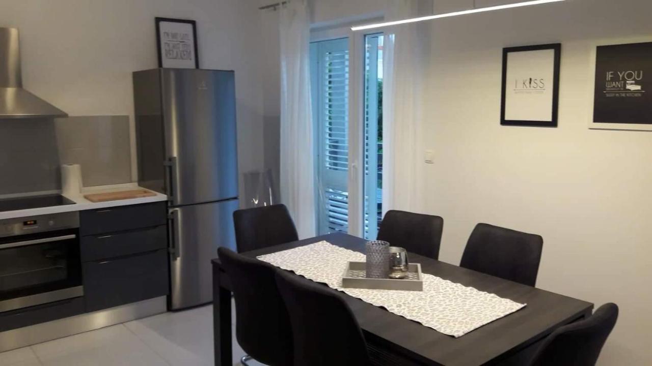 Apartman Ivana Podgora Exterior photo
